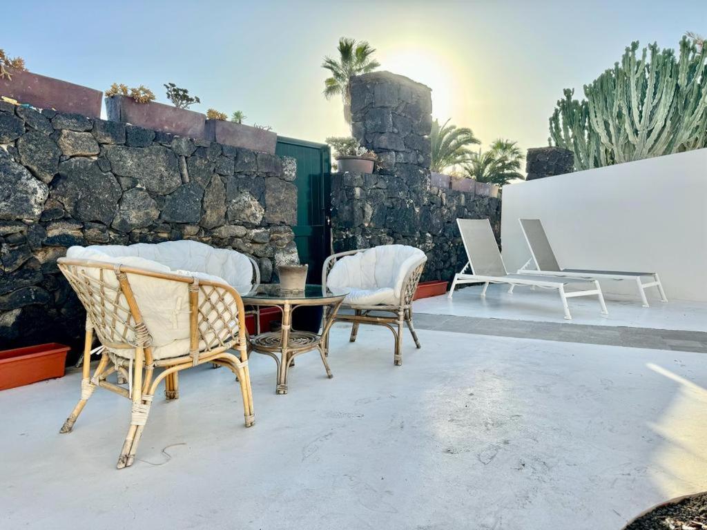 Luxury Bungalow Playa Roca Costa Teguise Exterior photo